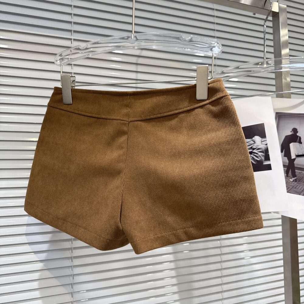 Low-waist Short Pants And Boot Pants For Women A9460076 18fd 423b 80a6 7308a93ca092 1000x1000